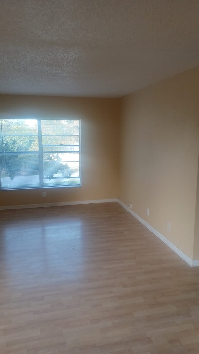 Photo - 401 SW 13th Pl