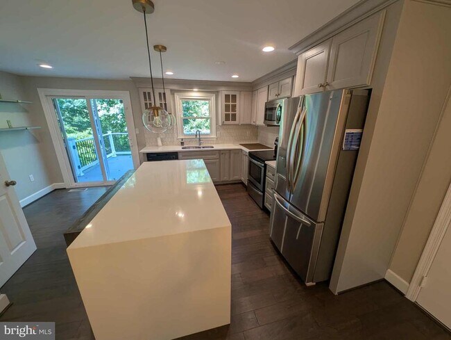 Photo - 11 Starlight Ct