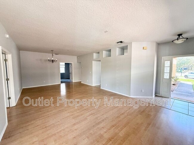 Photo - 112 Peregrine Ct