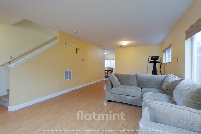 Photo - 1728 26th Ave S