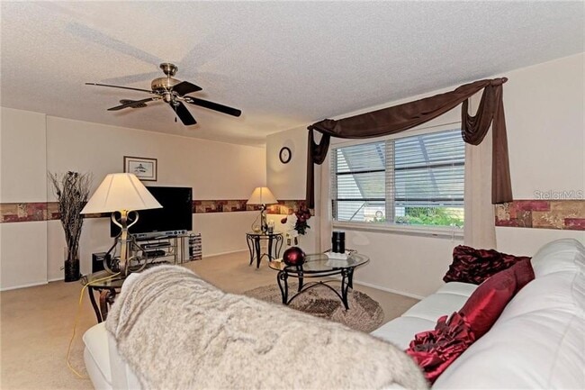 Photo - 910 Caples St