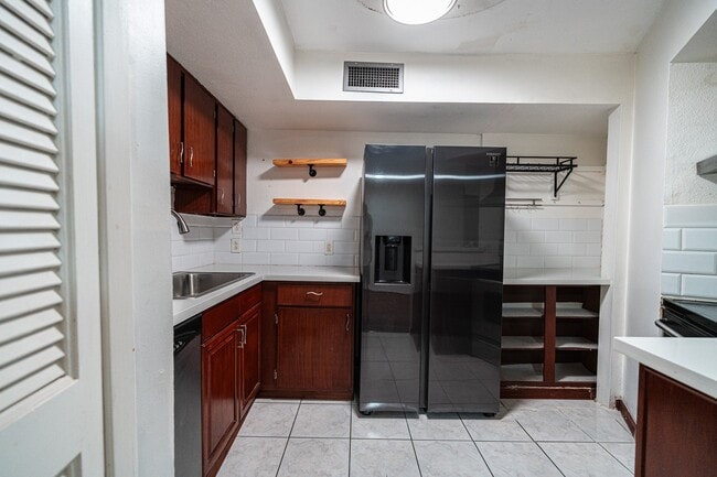 Photo - 10811 Richmond Ave Unit 39