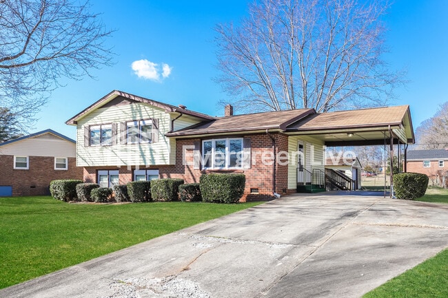 Building Photo - 1711 Oberlin Dr