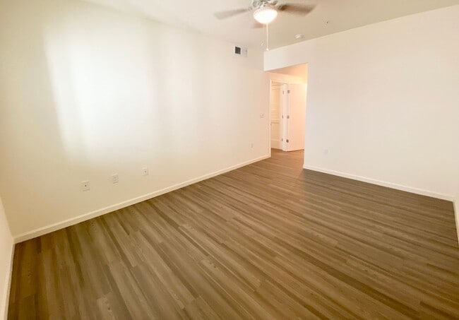 Spacious Bedrooms - Del Rio Apartments
