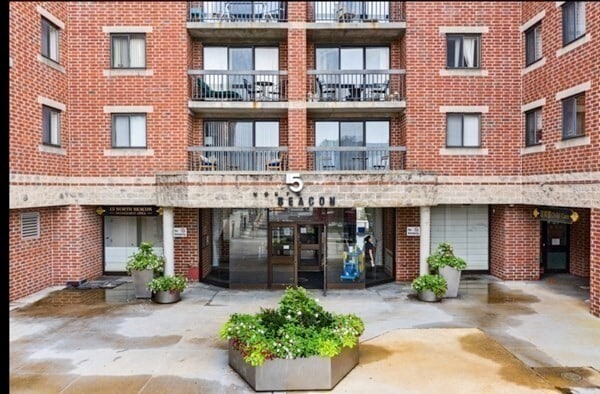 Building Photo - 15 N Beacon St Unit U906