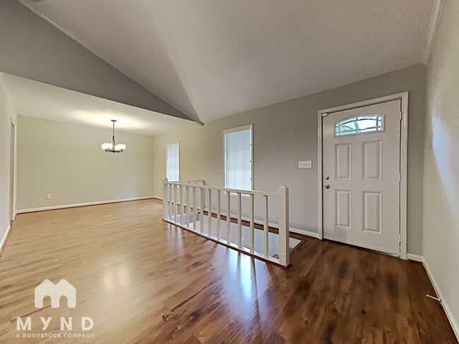 Photo - 2708 Shoemaker St