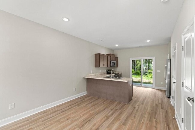 100 Loren Rd