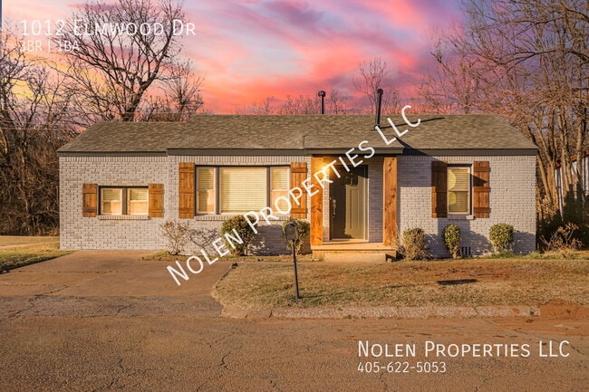 Building Photo - 1012 Elmwood Dr