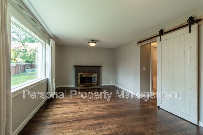 Photo - 11302 NE 4th St