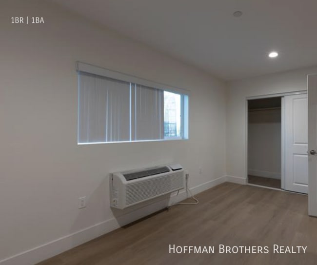 Photo - 7311 S Broadway