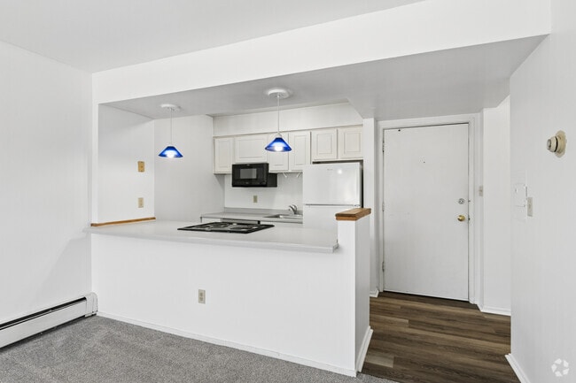 2 habitaciones, 1 baño - 700 pies cuadrados - Cocina - Lakeview Terrace Apartments