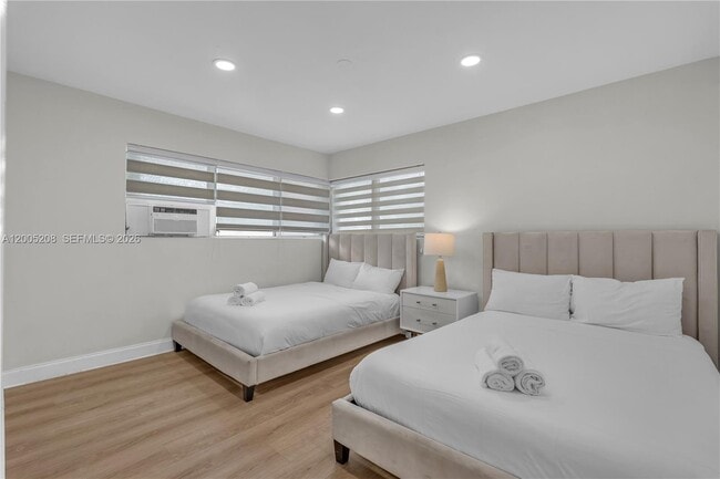 Photo - 10006 E Bay Harbor Dr Unit 11