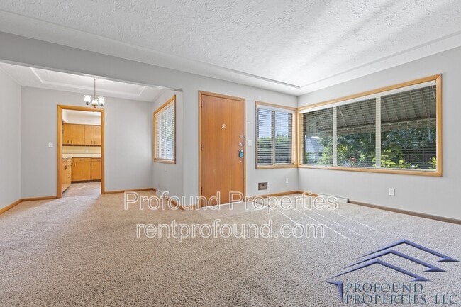 Photo - 4315 NE Thompson St