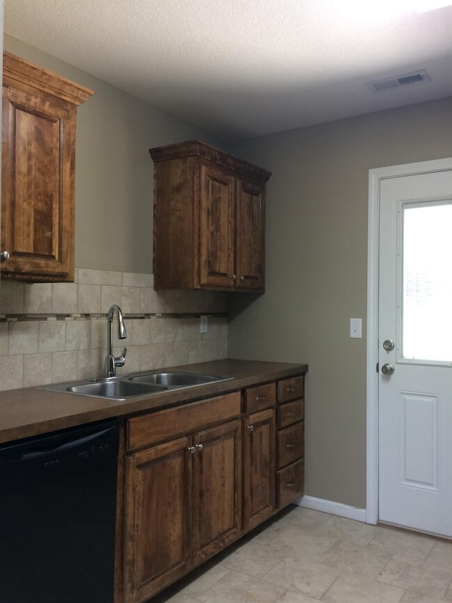 Photo - 711 E Culton St