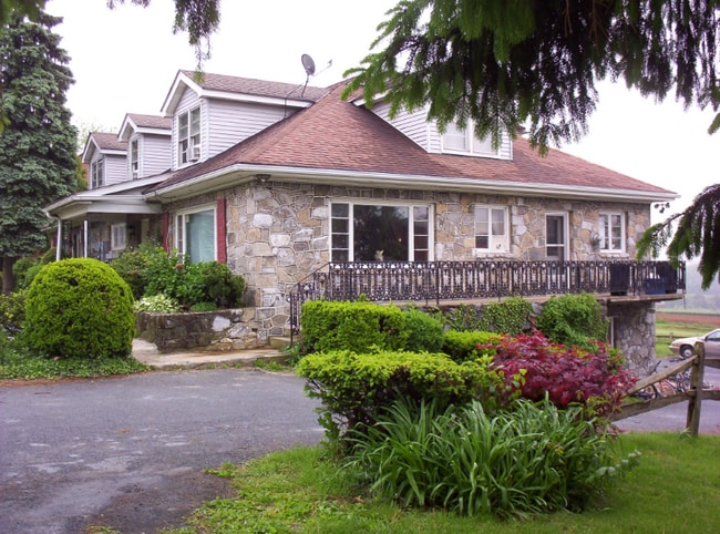 1530 Main St Unit D