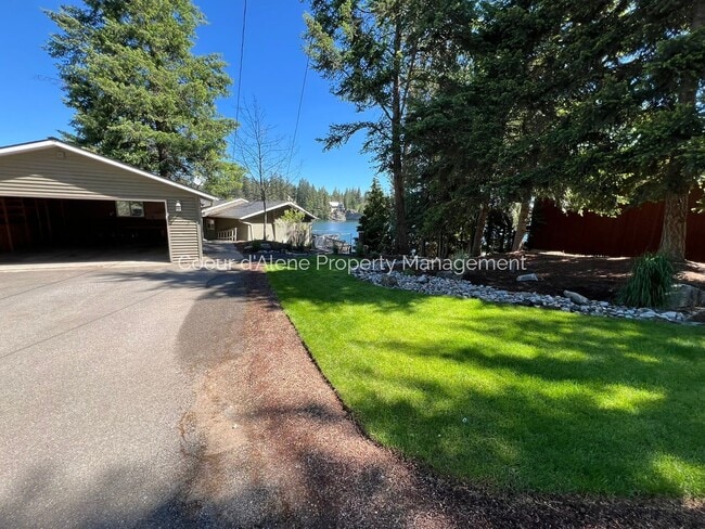 Building Photo - 2+ bed, 2 bath house on the Spokane River!