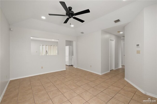 Photo - 16 Thornwood Dr