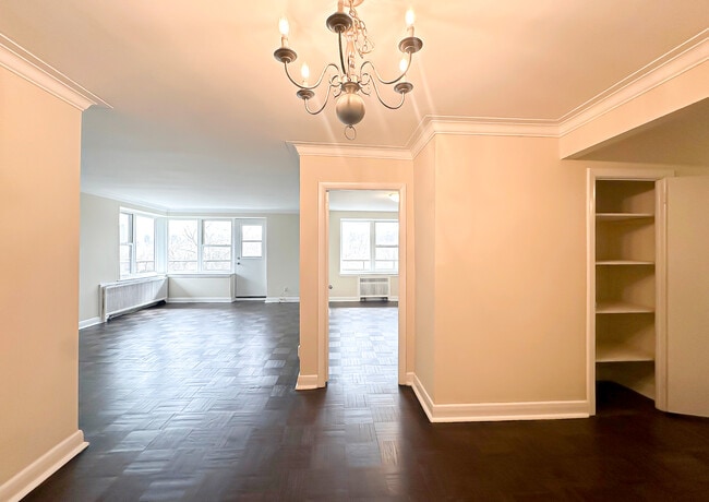 Photo - Riverview Plaza