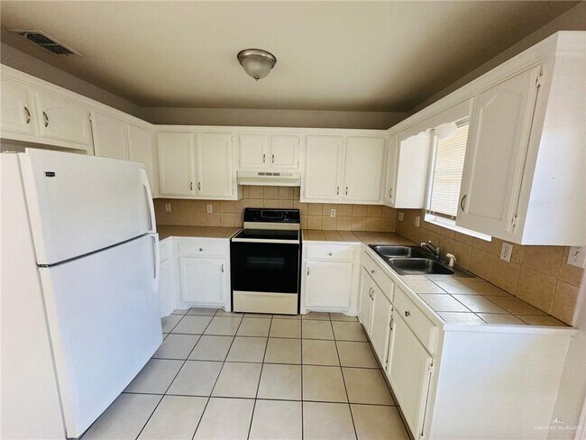 Photo - 1614 Phoenix St Unit 2