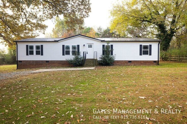 Roomy Double Wide on Quiet, Wooded Lot - Roomy Double Wide on Quiet, Wooded Lot House
