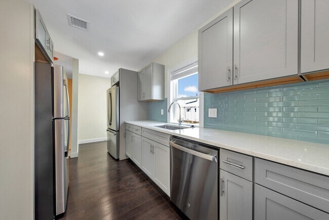 Photo - 43 Wright Ave Unit 2