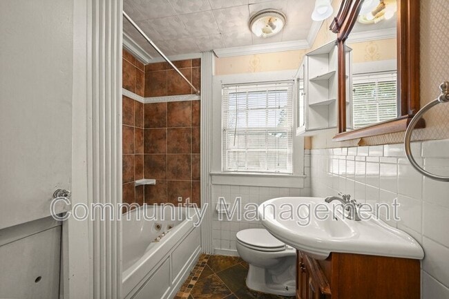 Photo - 3408 Wilshire Dr