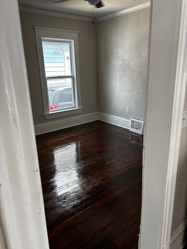 Photo - 1827 Franklin St