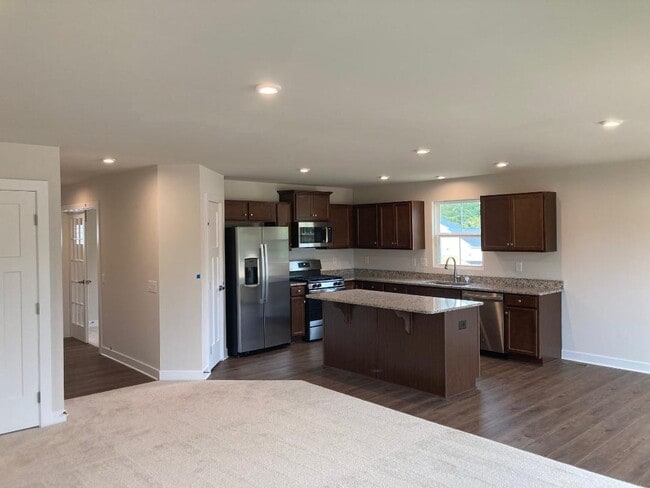 Photo - 101 Martha Washington Pkwy