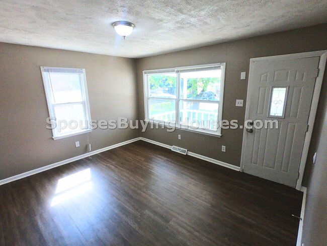 Photo - 2517 S McClure St