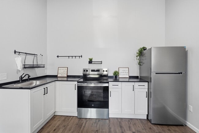 Photo - 180 Lyman St Unit 180