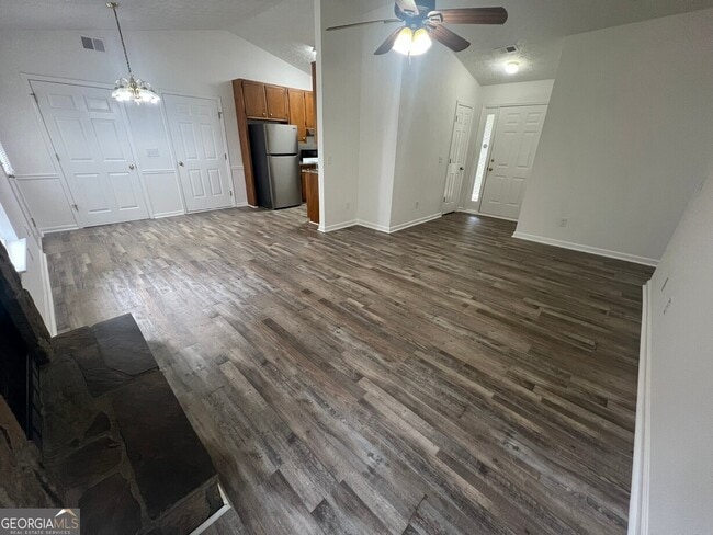Photo - 545 E Country Woods Dr