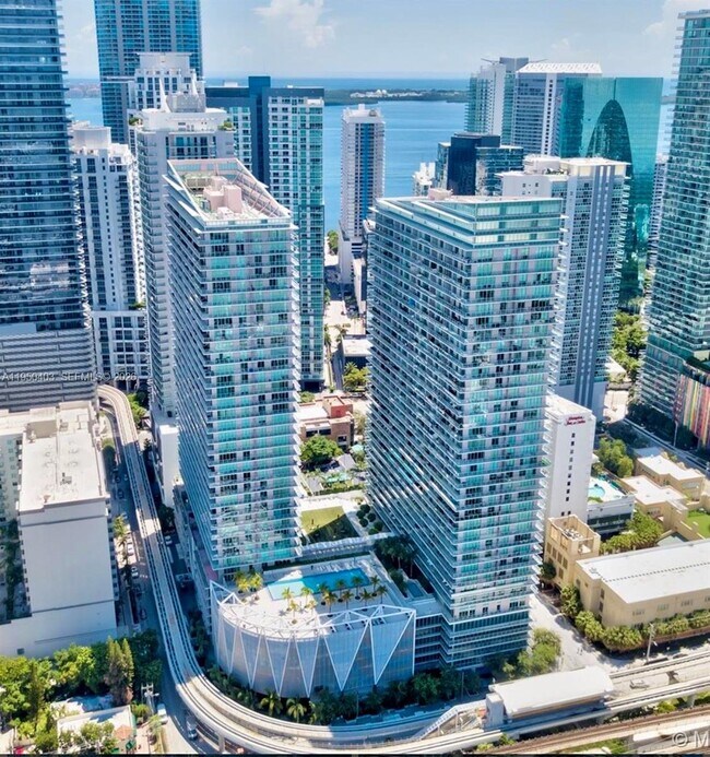 Building Photo - 1111 SW 1st Ave Unit 2717-N