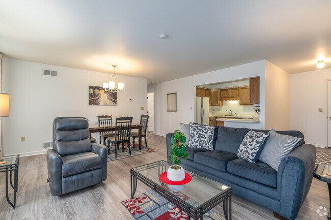 2BR, 2BA - 1,100SF - Living Room