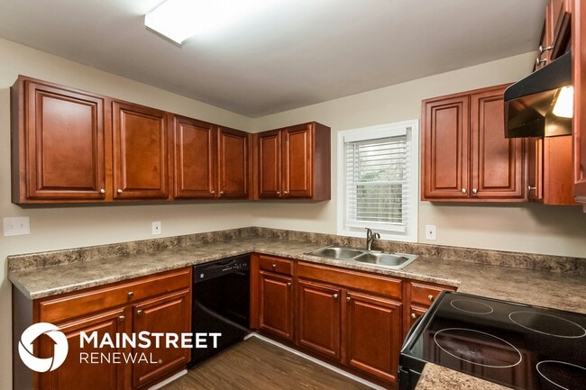 Photo - 261 Hermer Cir NW