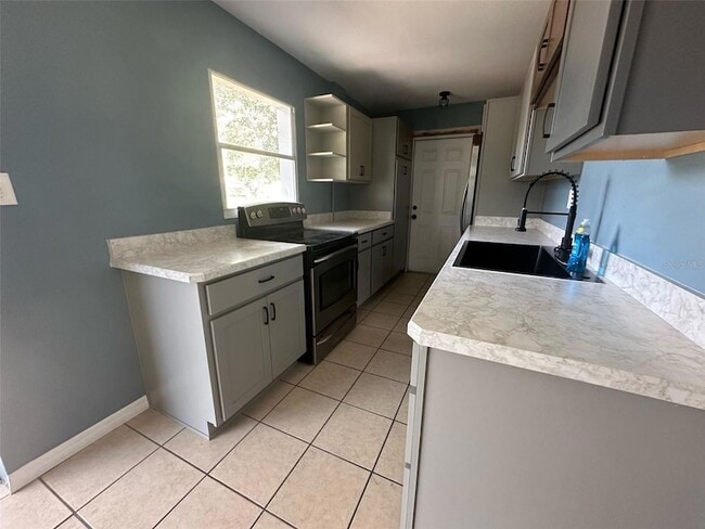 Photo - 800 Phoenix Ave