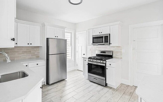 Building Photo - 65 Wyman St Unit 2