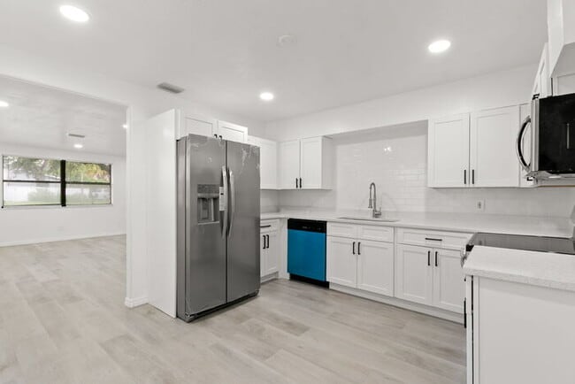 Photo - NEWLY RENOVATED Home For Rent in St Petersburg!