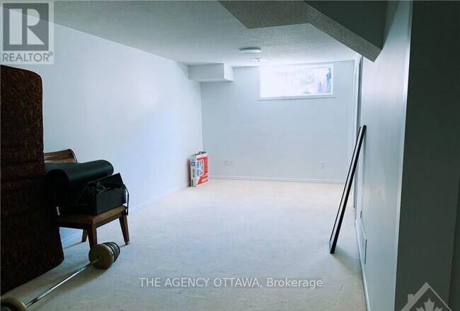 Photo - 222 Freedom Private