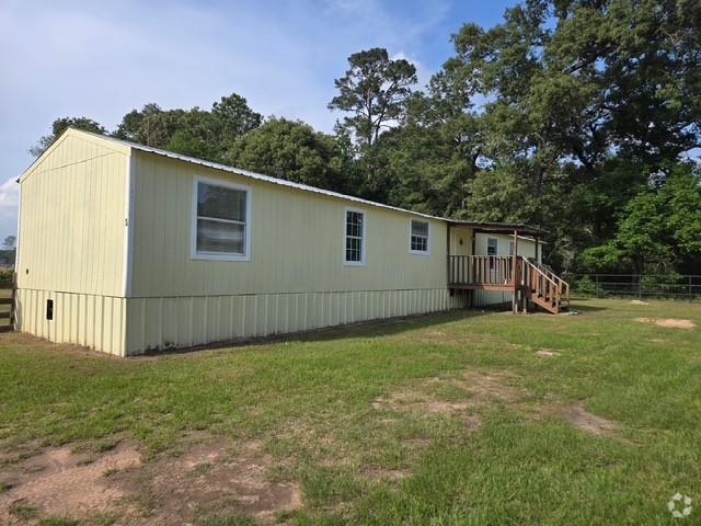 Building Photo - 16215 Southern Pines Dr Rental