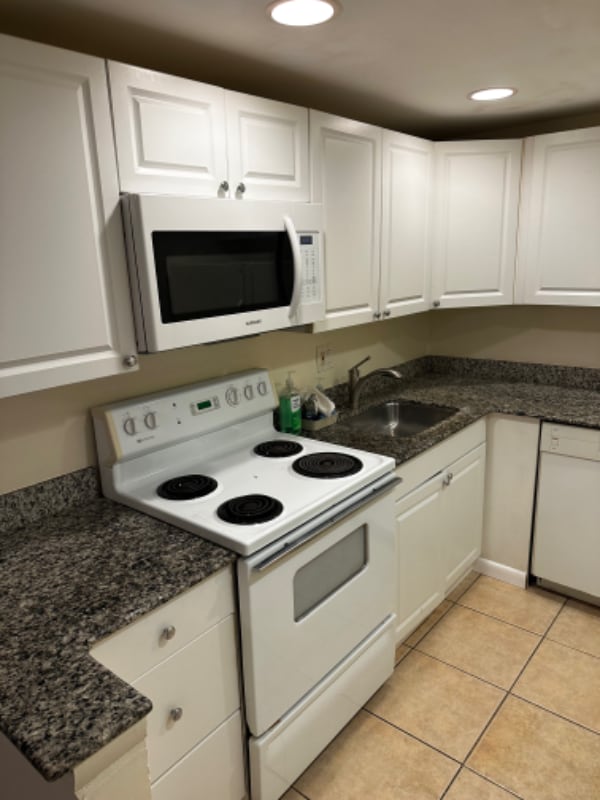 Photo - 480 NW 20th St