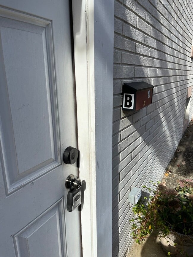 Photo - 1937 Gough St