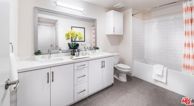 Photo - 950 E 3rd St Unit 3300