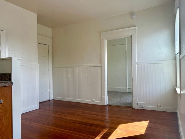 Photo - 420 20th St SE Unit 420 20th St. SE #3