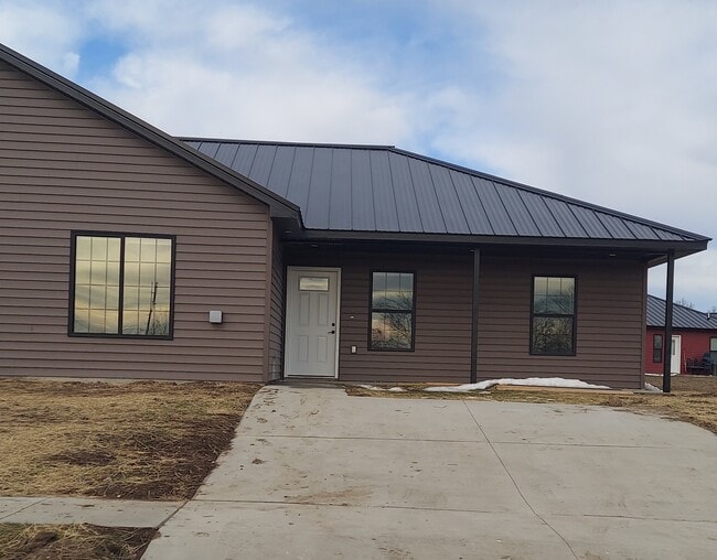 Building Photo - 1721 Talon St