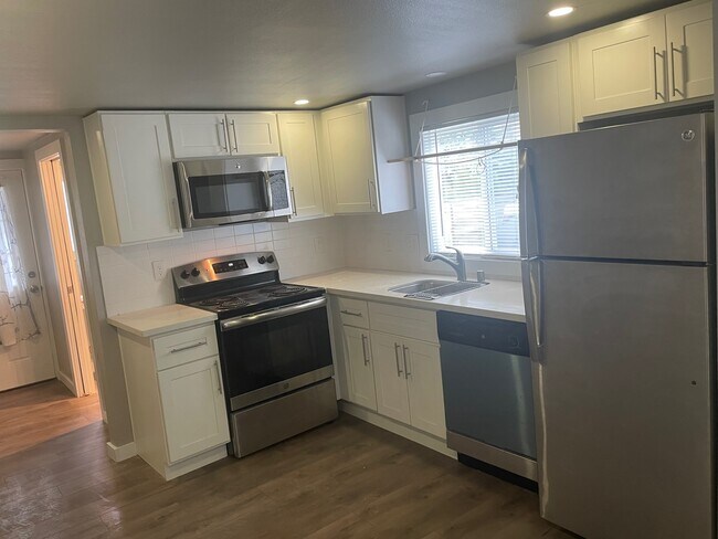Great kitchen layout - 2037 S 8th St Apartments Unit A
