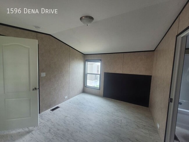 Photo - 1596 Dena Dr
