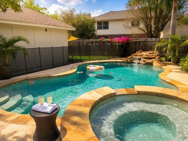 Building Photo - 15922 Cutten Rd