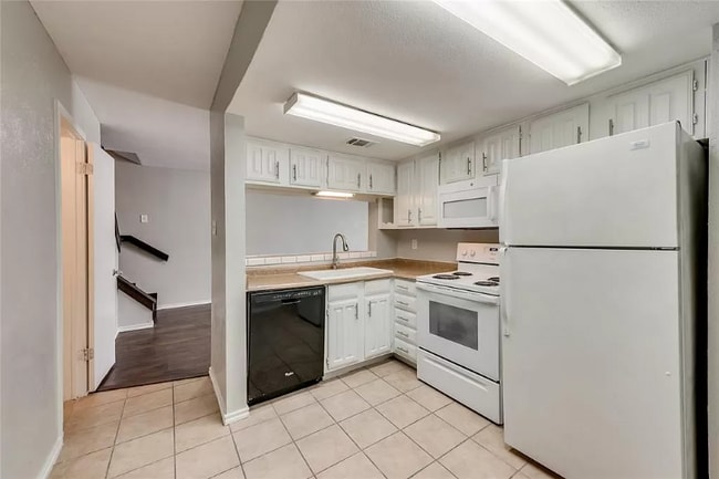 Photo - 228 Shady Ln Dr Rental