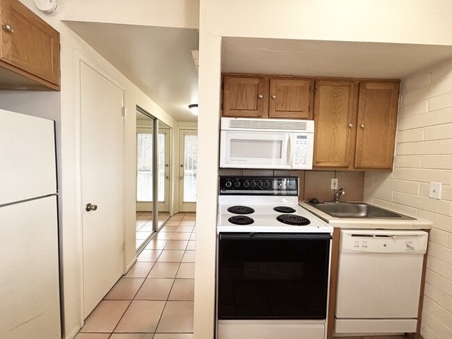 Photo - 599 Darwin St