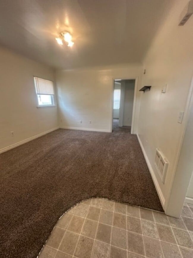 Building Photo - 315-317 C St Unit 315 Rental